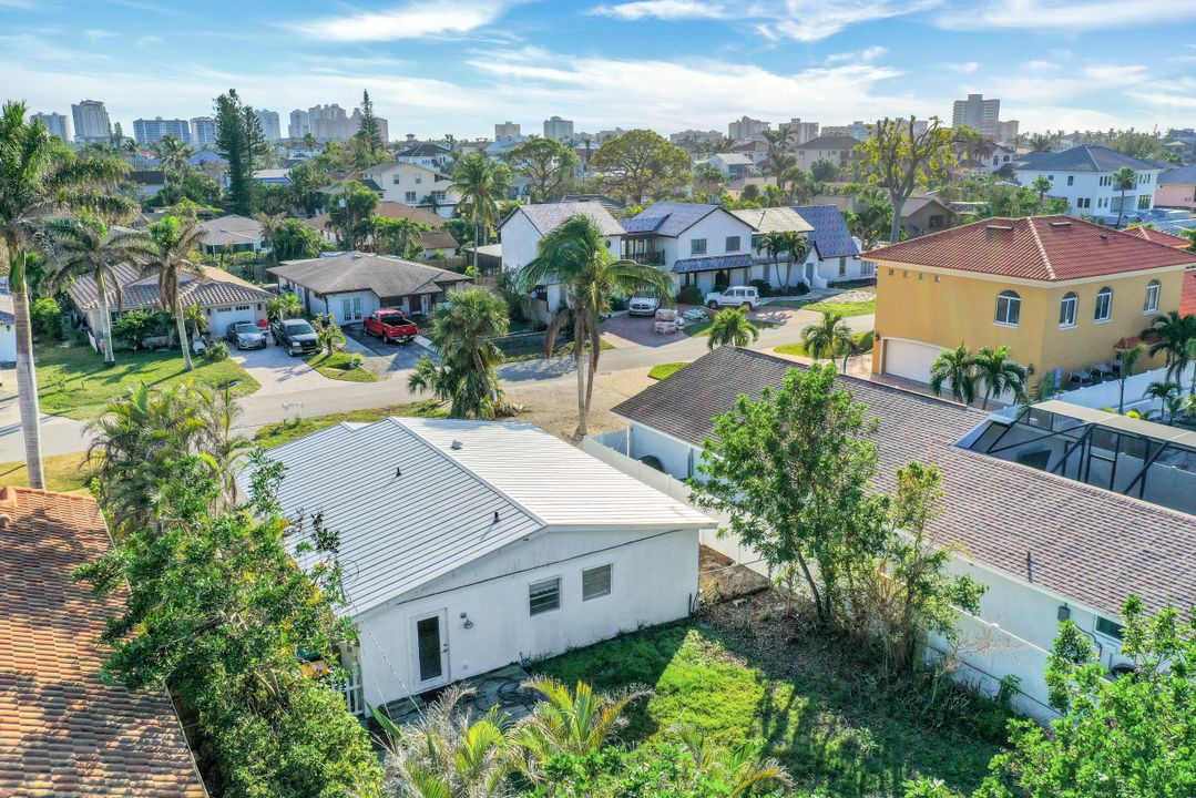 513 104th Ave N, Naples, FL 34108