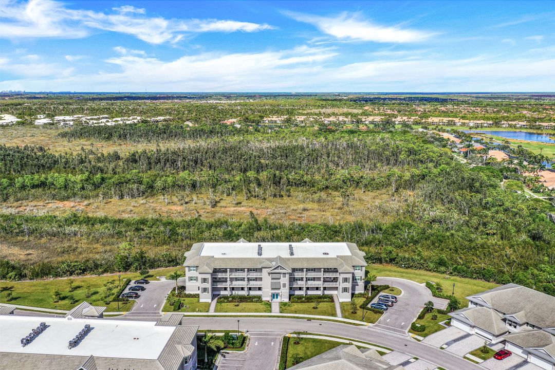 164 Indies Dr East #106, Naples, FL