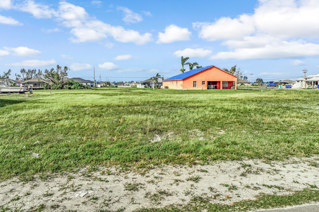 10 SW 33rd Ave, Cape Coral, FL 33991