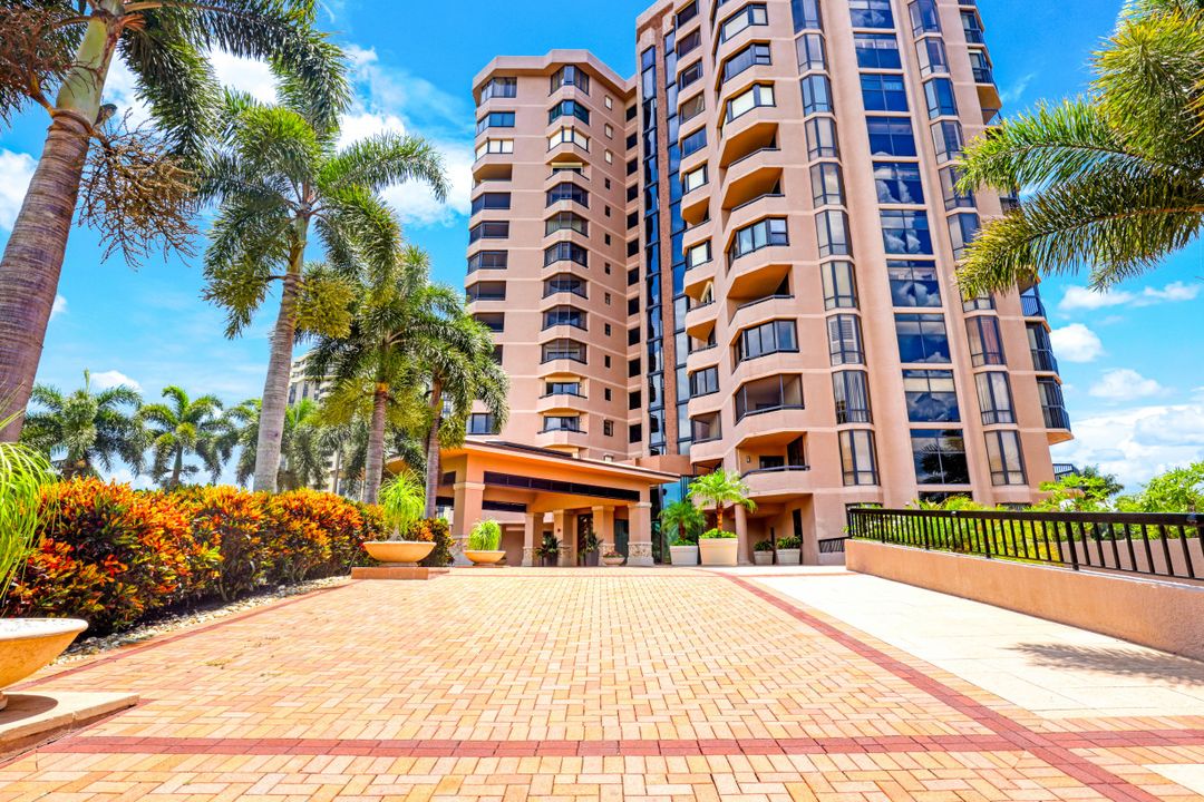 6075 Pelican Bay Blvd #406, Naples, FL 34108