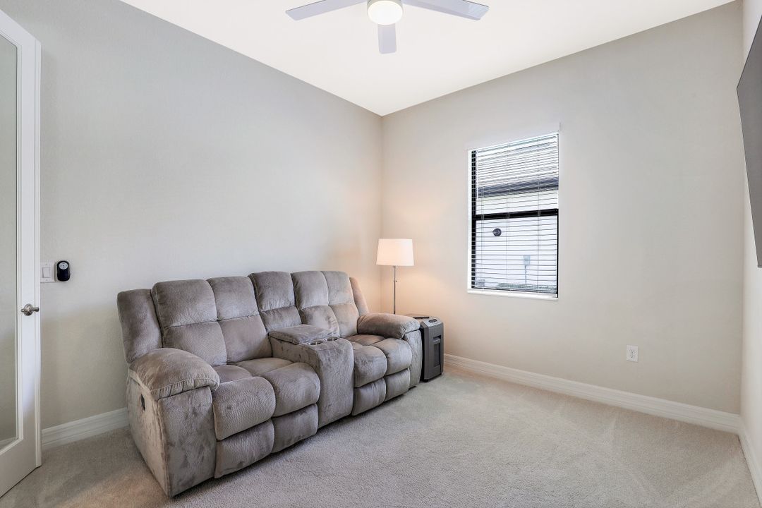 2134 Antigua Ln, Naples, FL 34120