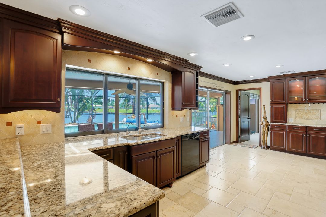 1902 SE 32nd St, Cape Coral, FL 33904