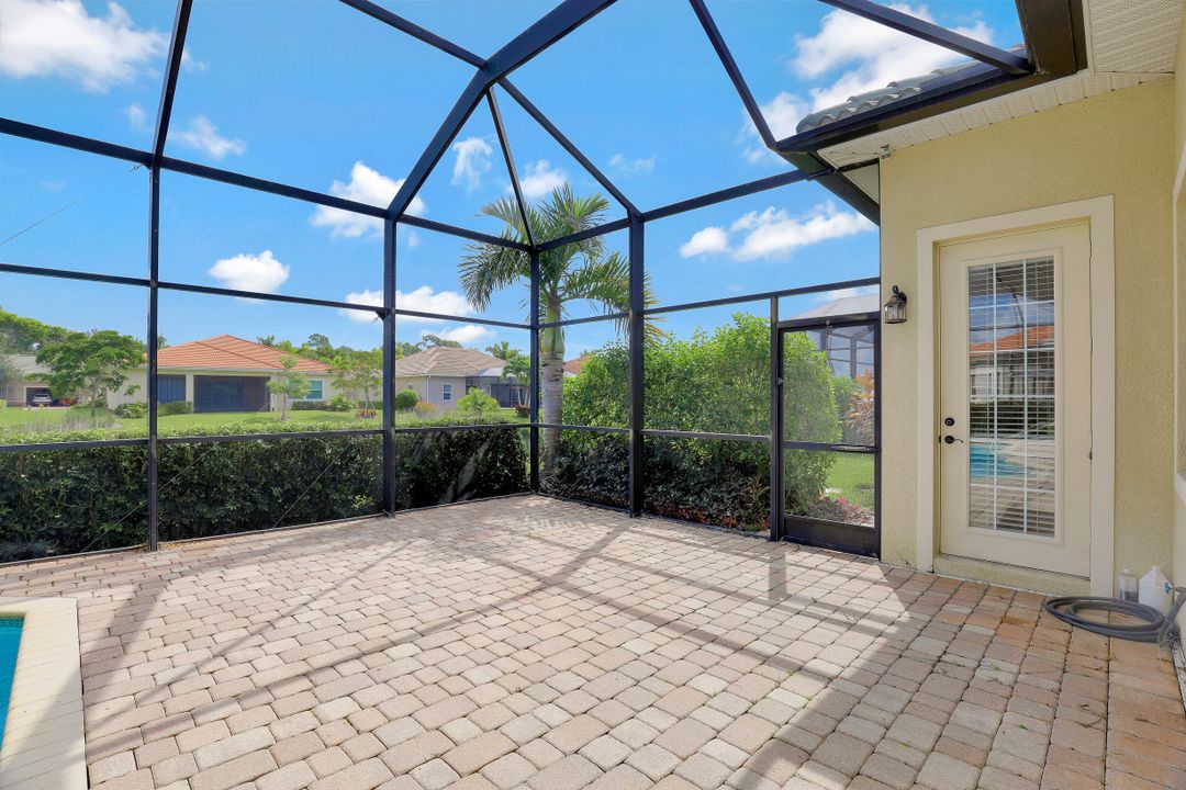 10196 Avonleigh Dr, Bonita Springs, FL 34135