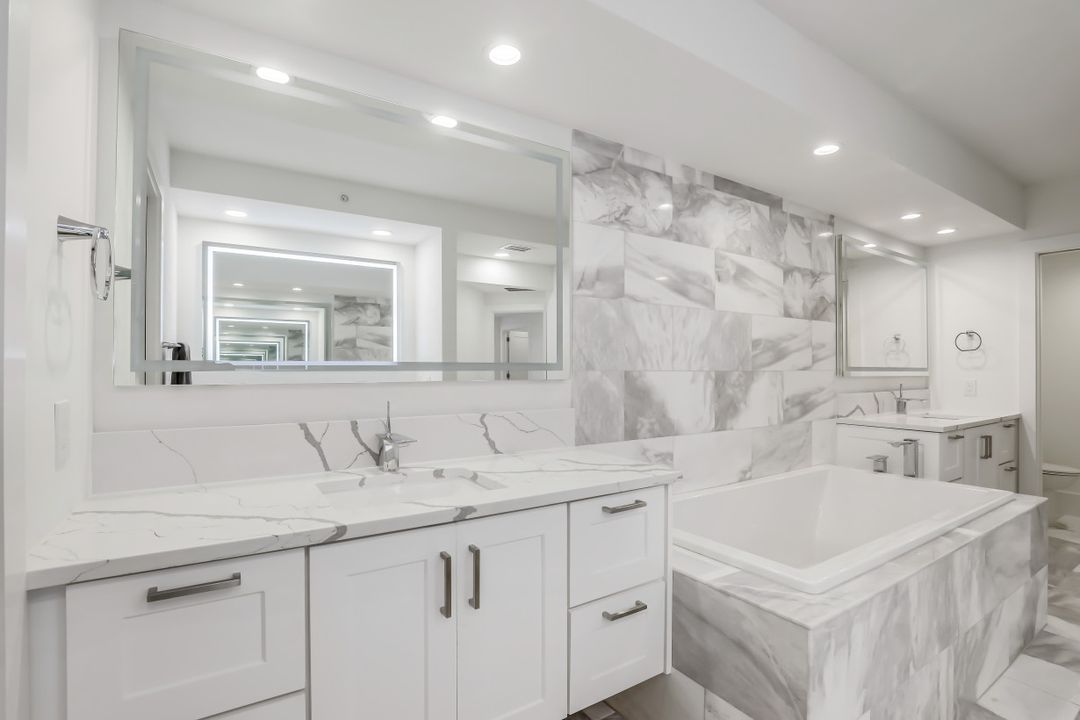 8171 Bay Colony Dr #1602, Naples, FL 34108