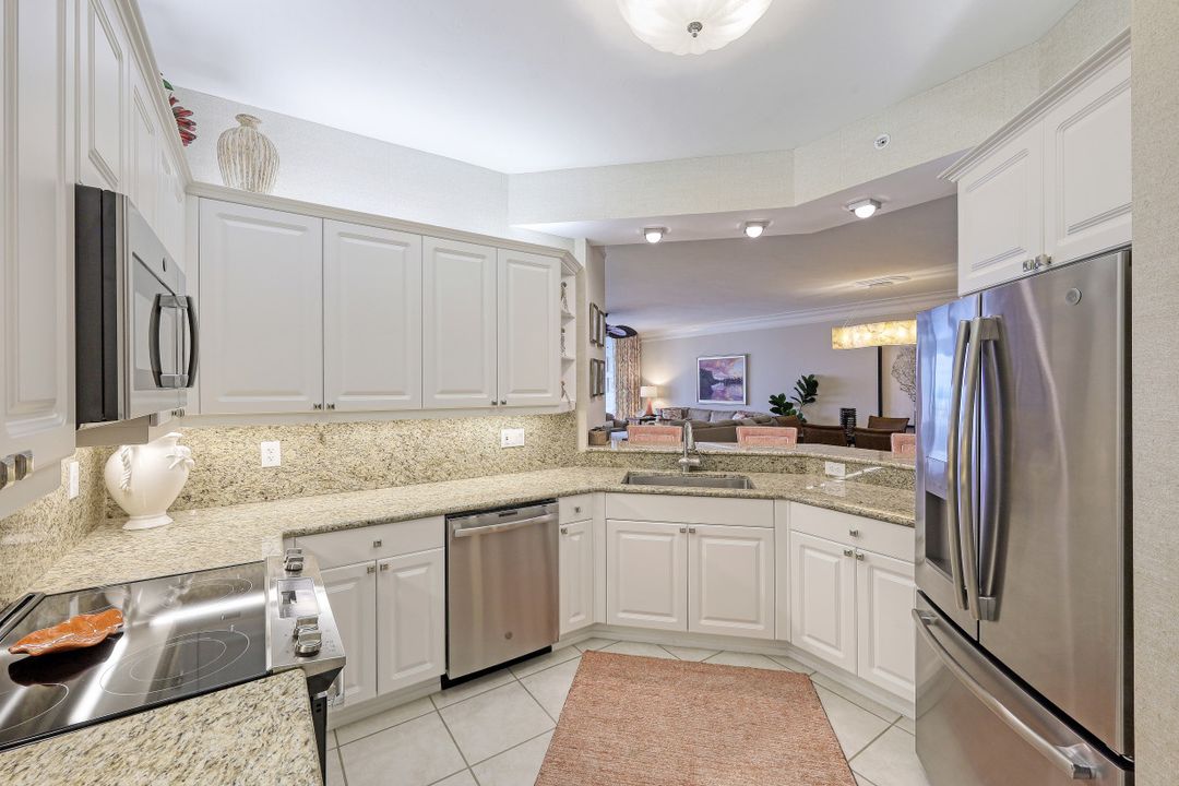 410 Flagship Dr #604, Naples, FL 34108