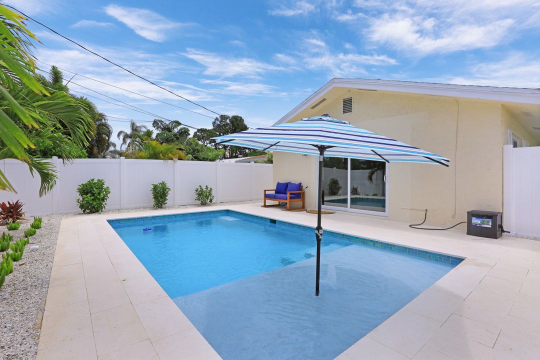 701 93rd Ave N, Naples, FL 34108