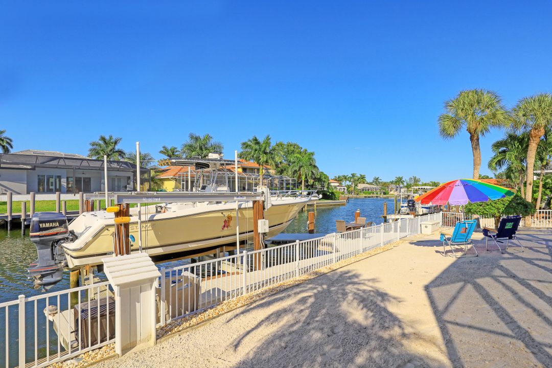 1672 Barbarosa Ct, Marco Island, FL 34145