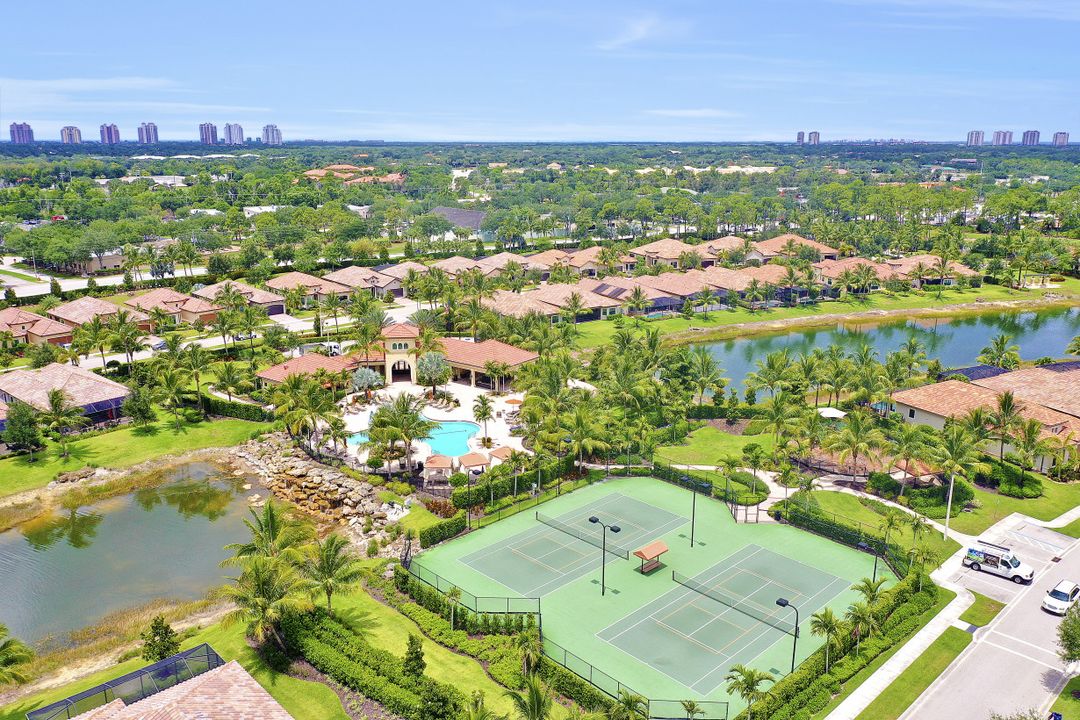 9220 Isla Bella Cir, Bonita Springs, FL 34135