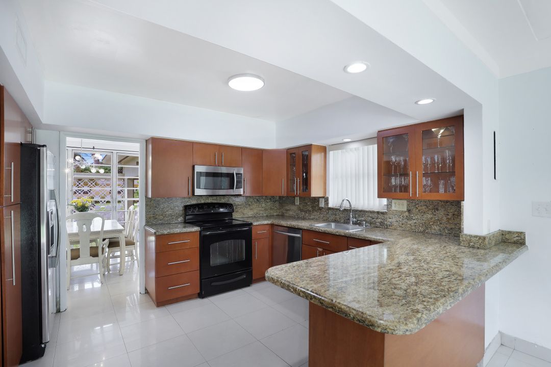 465 NE 114th St, Miami, FL 33161