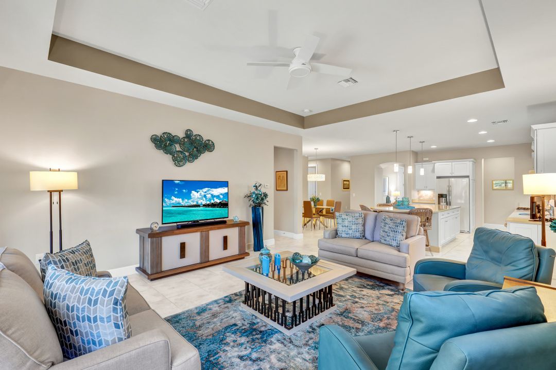 16341 Camden Lakes Cir, Naples, FL 34110