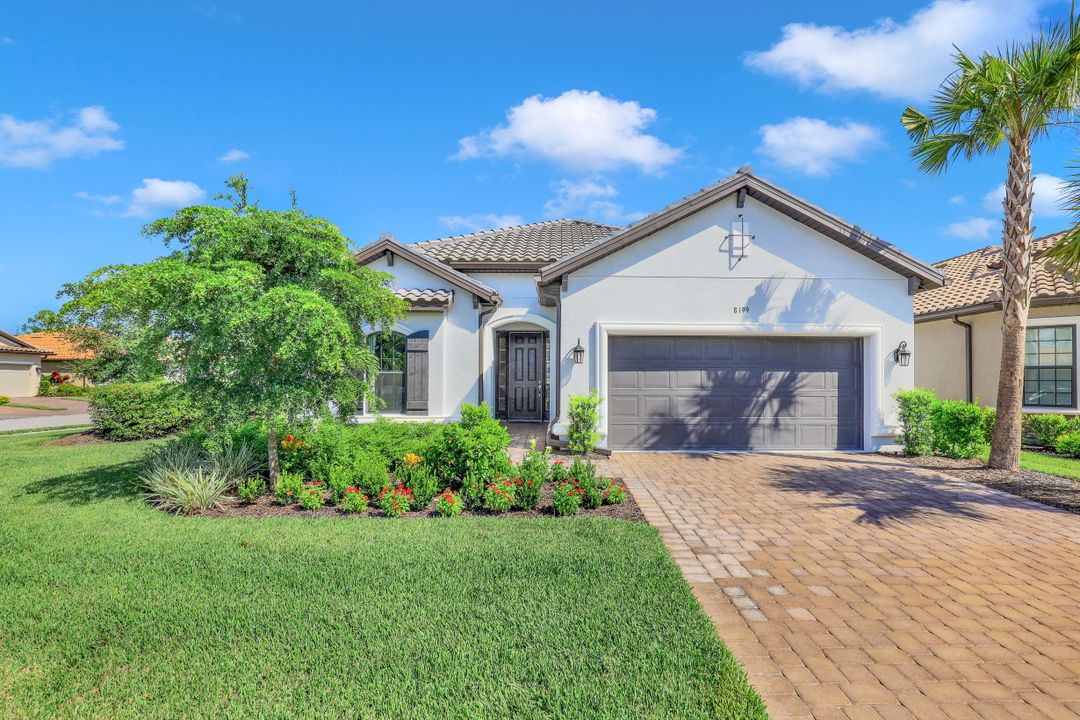 8199 Lucello Terrace N, Naples, FL 34114