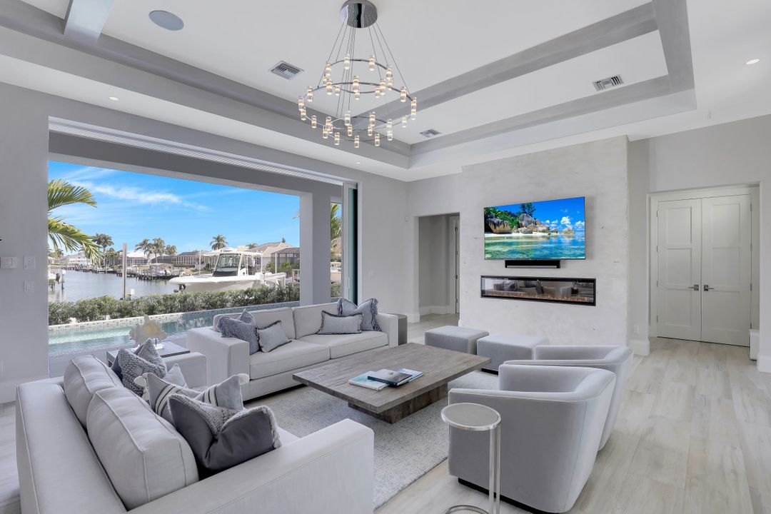 1061 Dana Ct, Marco Island, FL 34145