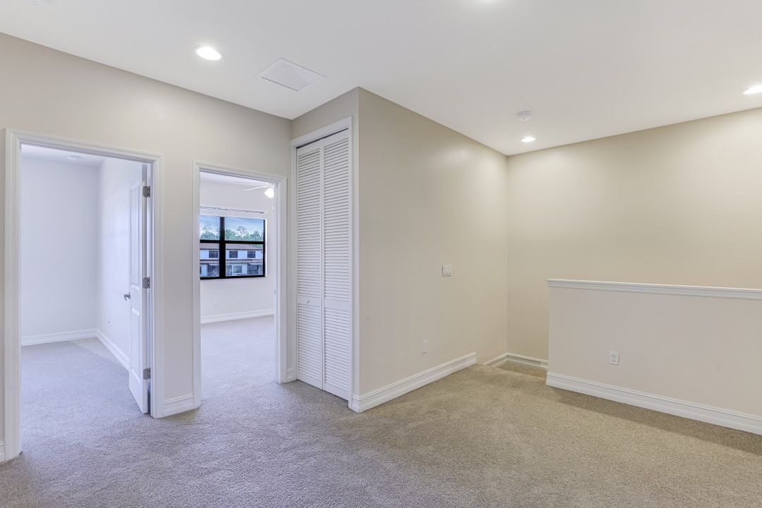 7754 Bristol Cir, Naples, FL 34120