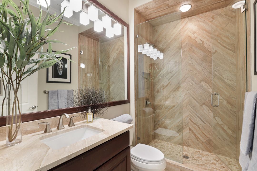 9337 Granite Ct, Naples, FL 34120