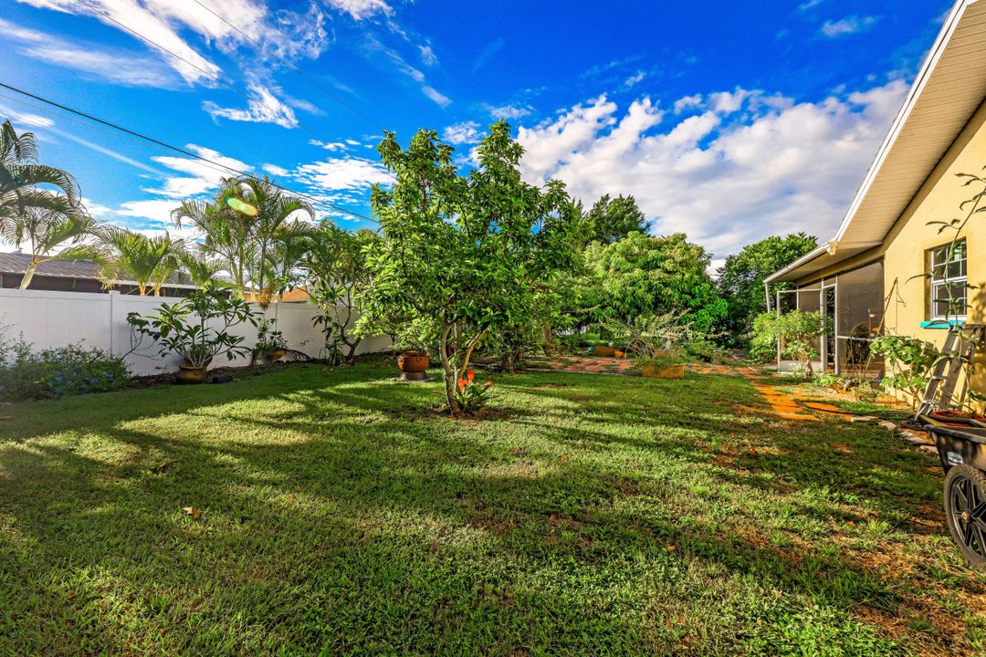 2627 SW 2nd Pl, Cape Coral, FL 33914