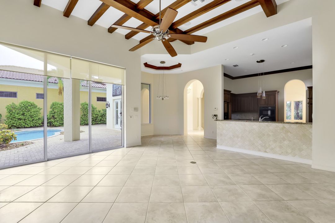 9155 Torrefino Ct, Naples, FL 34109