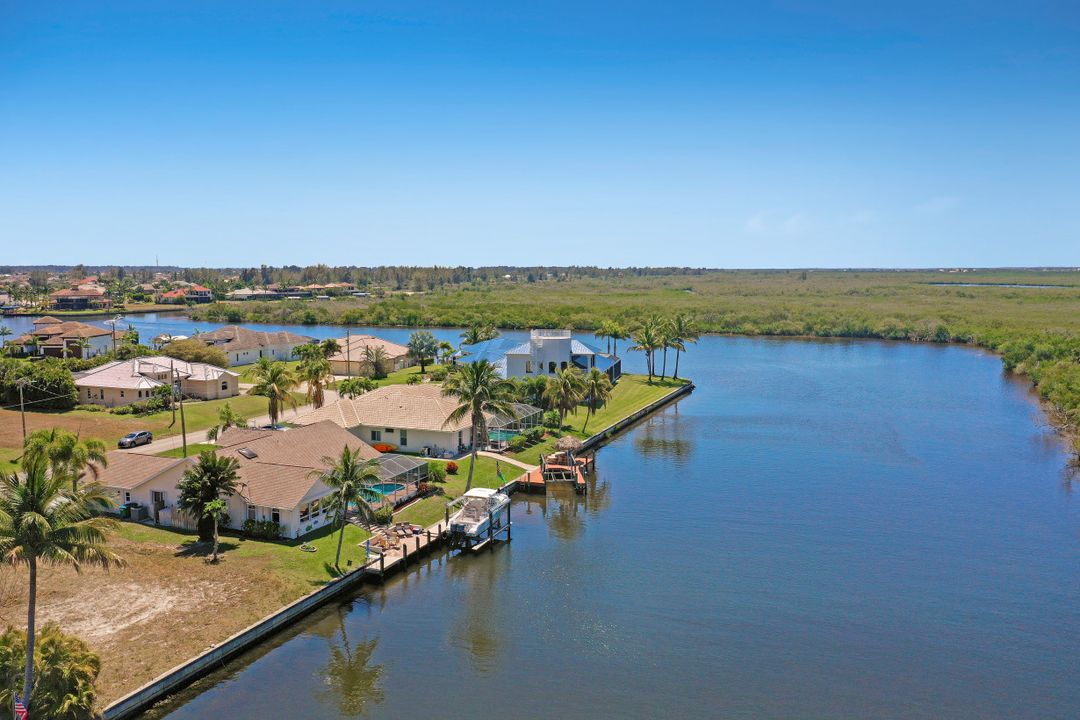 1020 NW 43rd Ave, Cape Coral, FL 33993