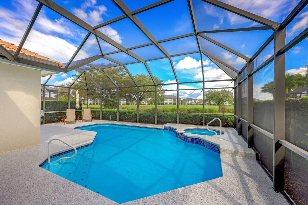 11857 Bramble Ct, Naples, FL 34120