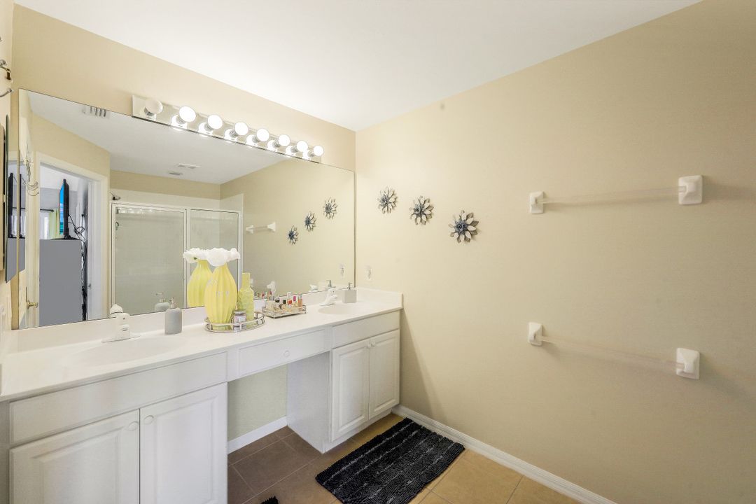 996 Hampton Cir, Naples, FL 34105