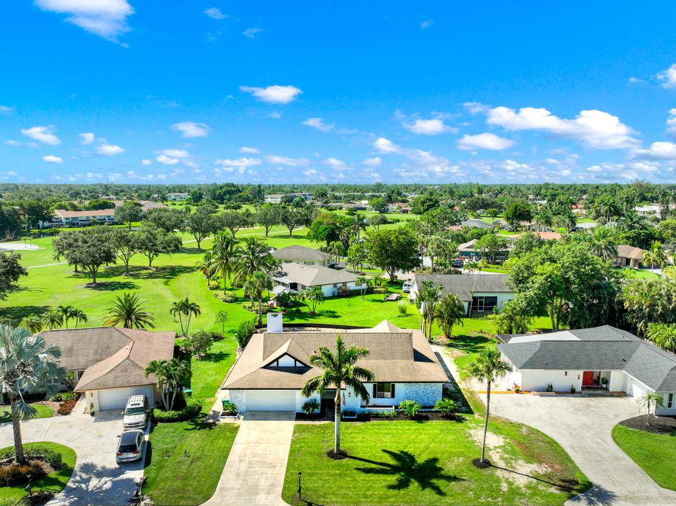 70 Thorncrest Ln, Naples, FL 34113