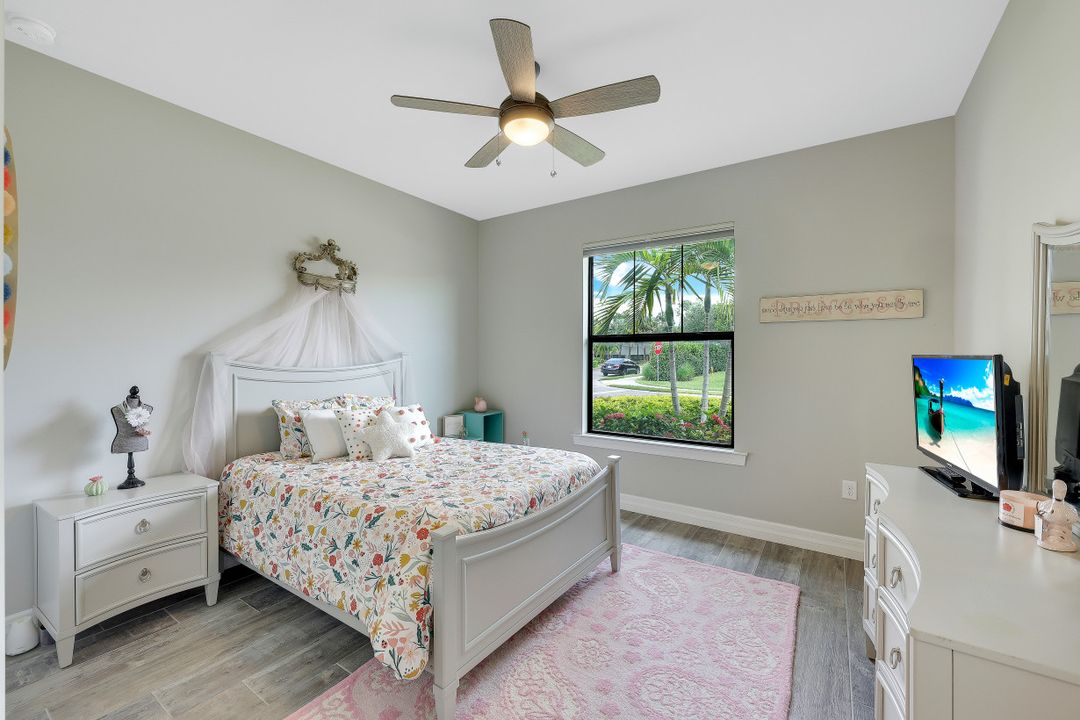 7273 Wilton Dr N, Naples, FL 34109