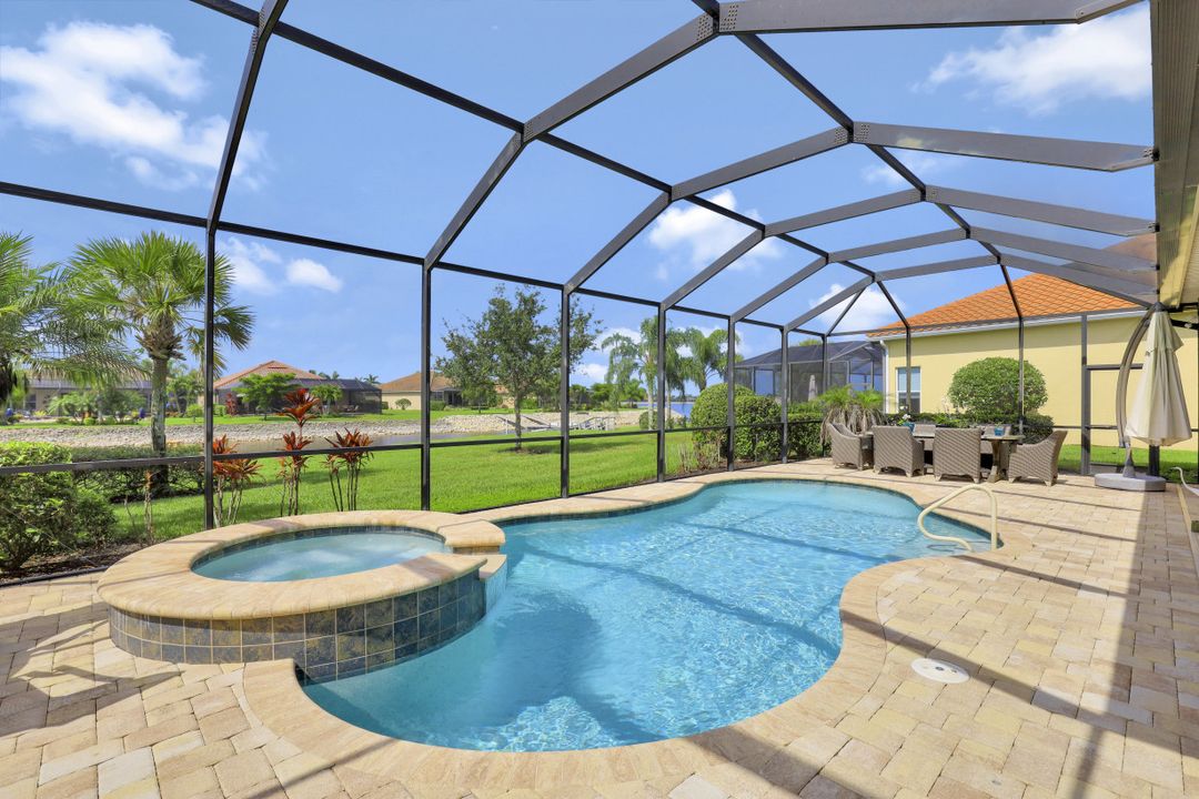 9172 Flint Ct, Naples, FL 34120