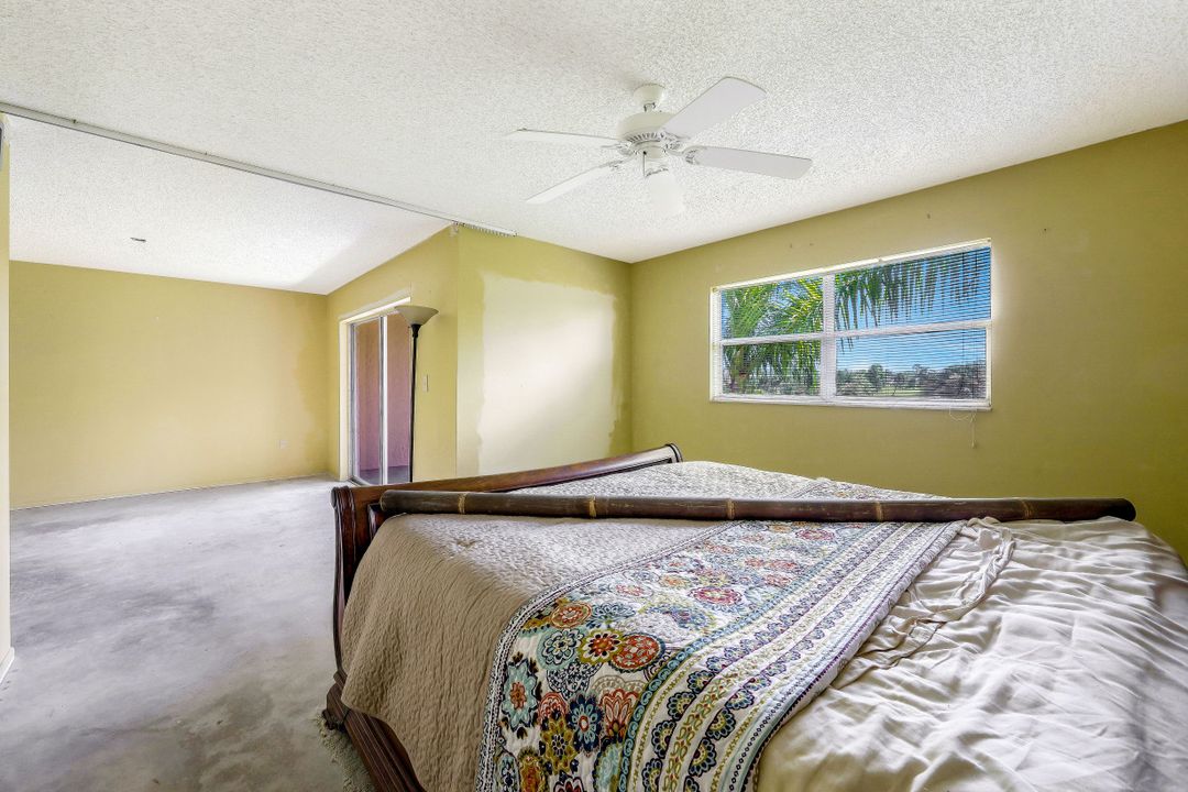 225 Turtle Lake Ct #304, Naples, FL 34105