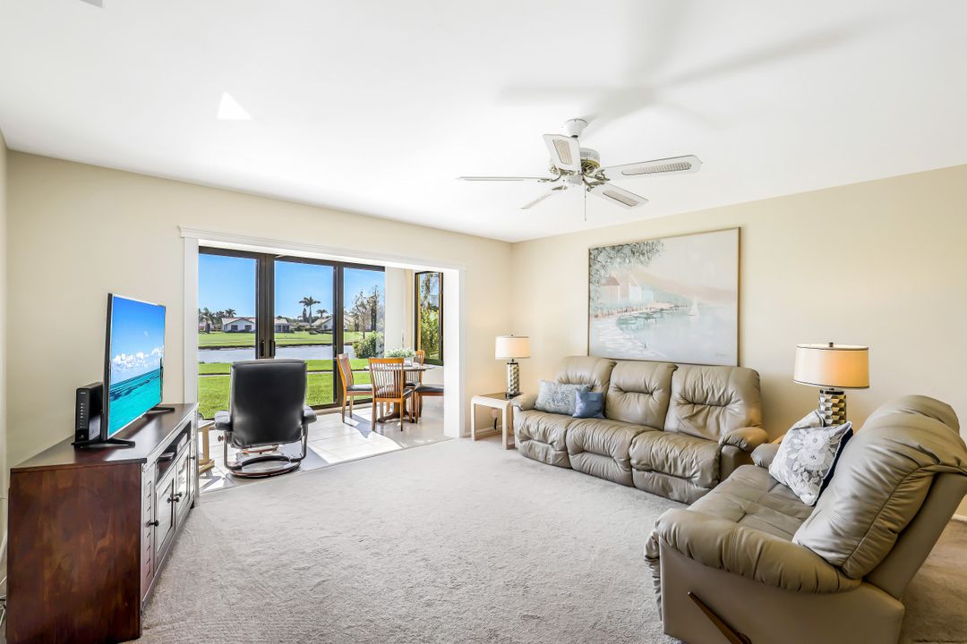 5250 Fox Hollow Dr APT 510, Naples, FL 34104