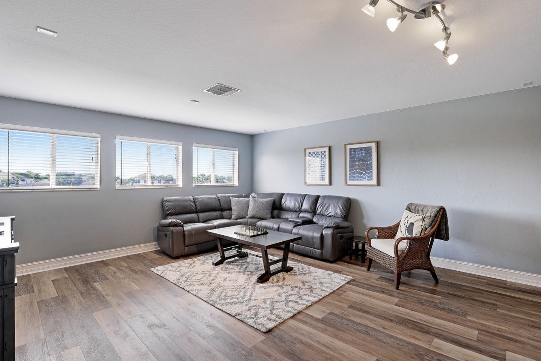 2608 Windwood Pl, Cape Coral, FL 33991