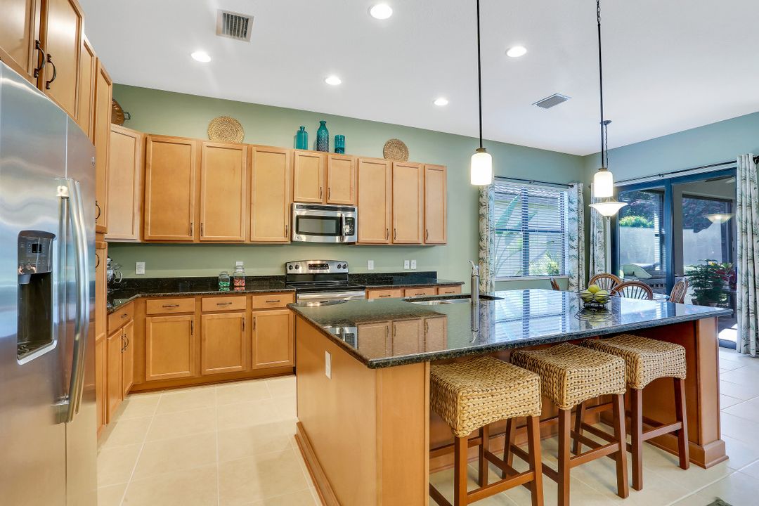 9037 Isla Bella Cir, Bonita Springs, FL 34135