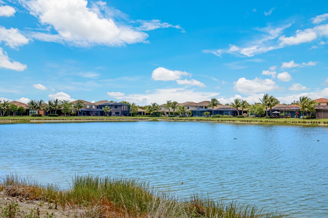 13719 Luna Dr, Naples, FL 34109