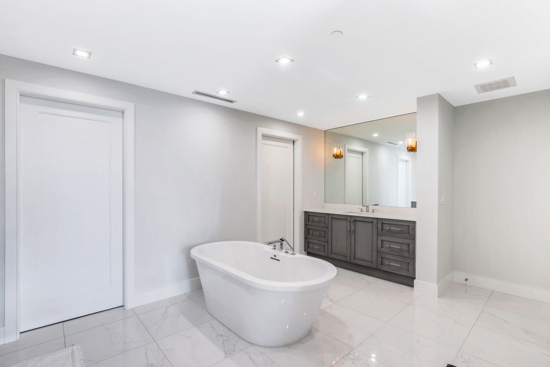 13915 Old Coast Rd #502, Naples, FL 34110