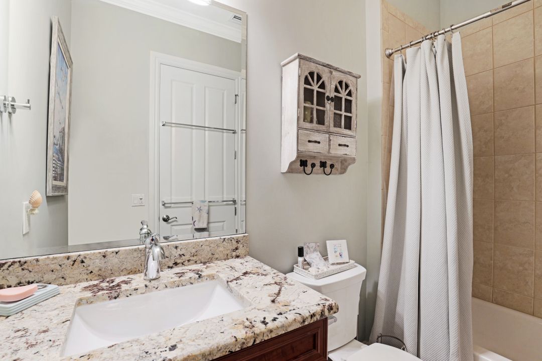 7599 Moorgate Point Way, Naples, FL 34113