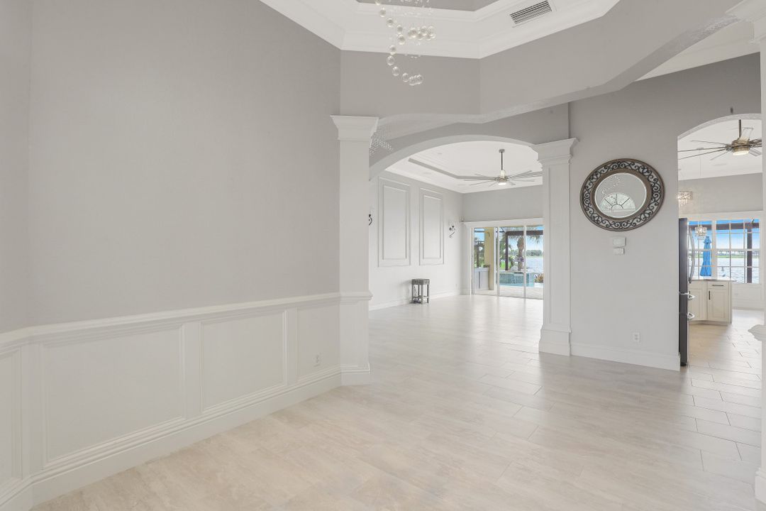 8826 Spinner Cove Ln, Naples, FL 34120