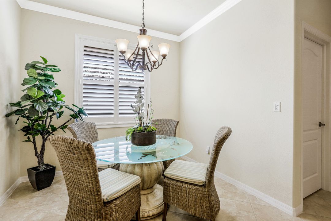 3830 Treasure Cove Cir, Naples, FL 34114