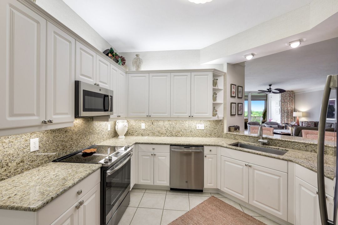 410 Flagship Dr #604, Naples, FL 34108