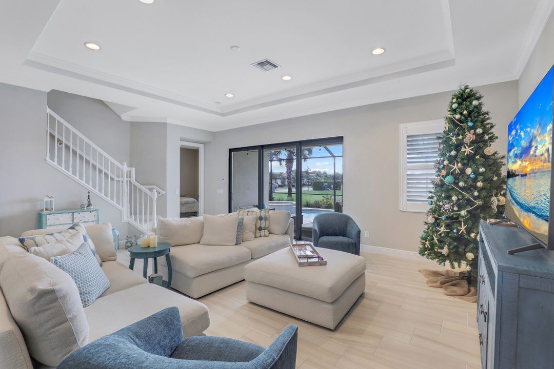 4714 Formosa Dr, Naples, FL 34119