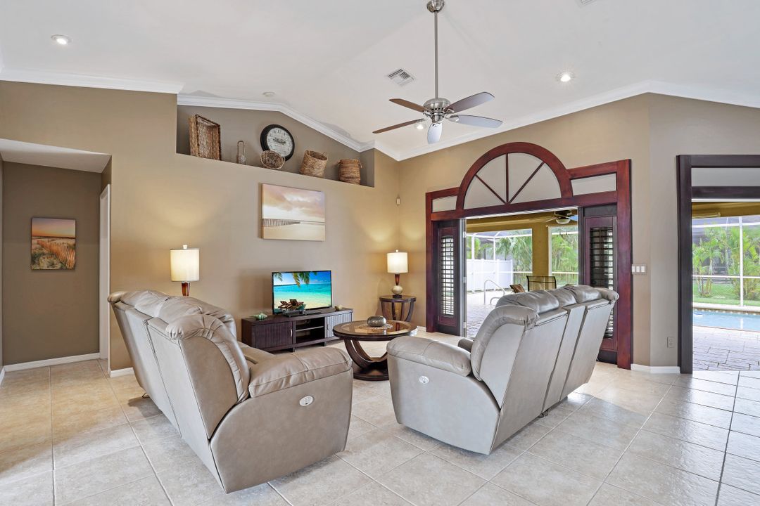 5327 SW 21st Pl, Cape Coral, FL 33914