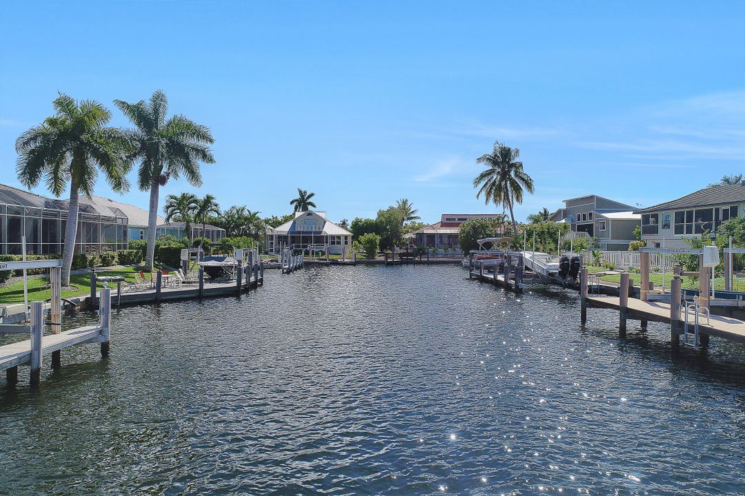 44 Algonquin Ct, Marco Island, FL 34145