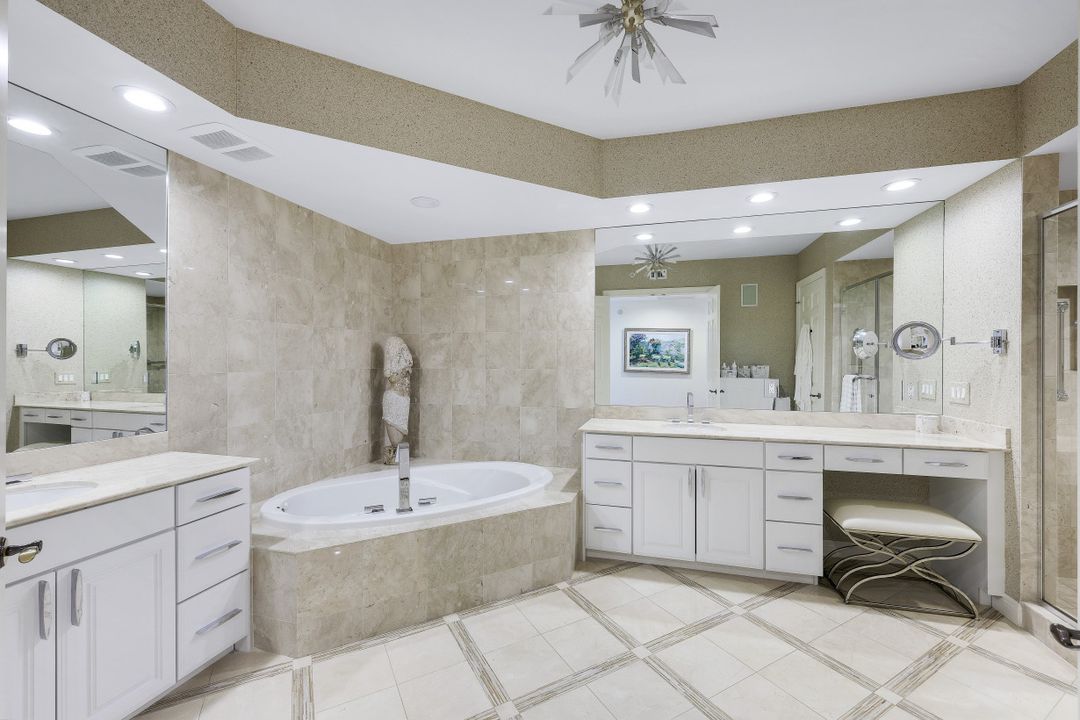 9235 Gulf Shore Dr #501, Naples, FL 34108