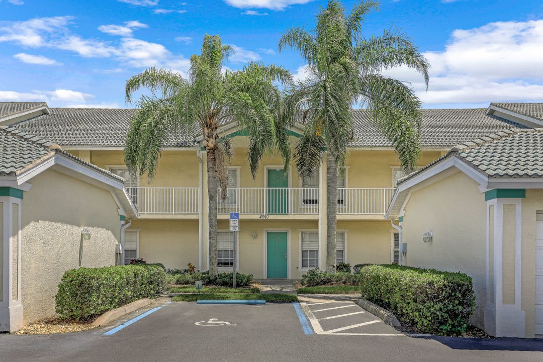 4910 Cougar Ct N #205, Naples, FL 34109