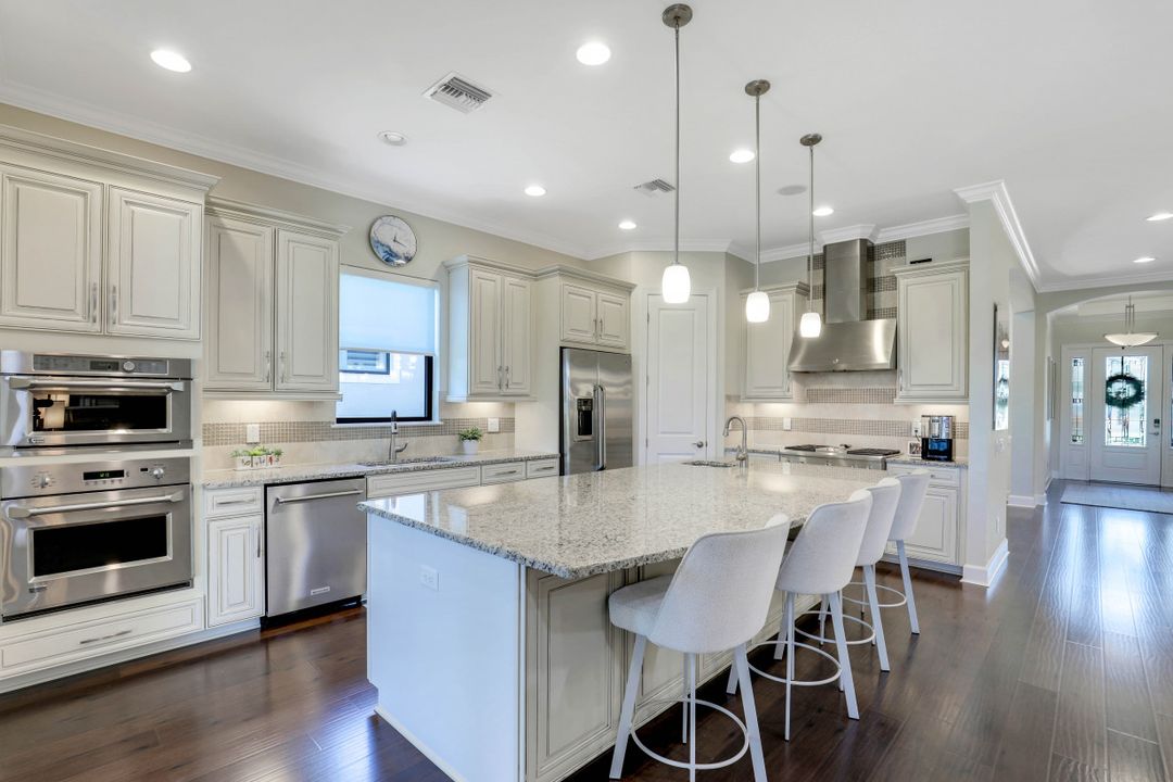 8701 Cavano St, Naples, FL 34119