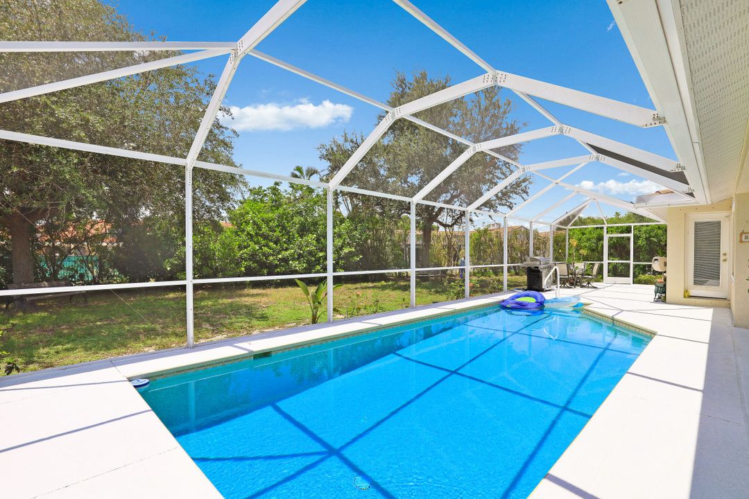 718 Fairlawn Ct, Marco Island, FL 34145