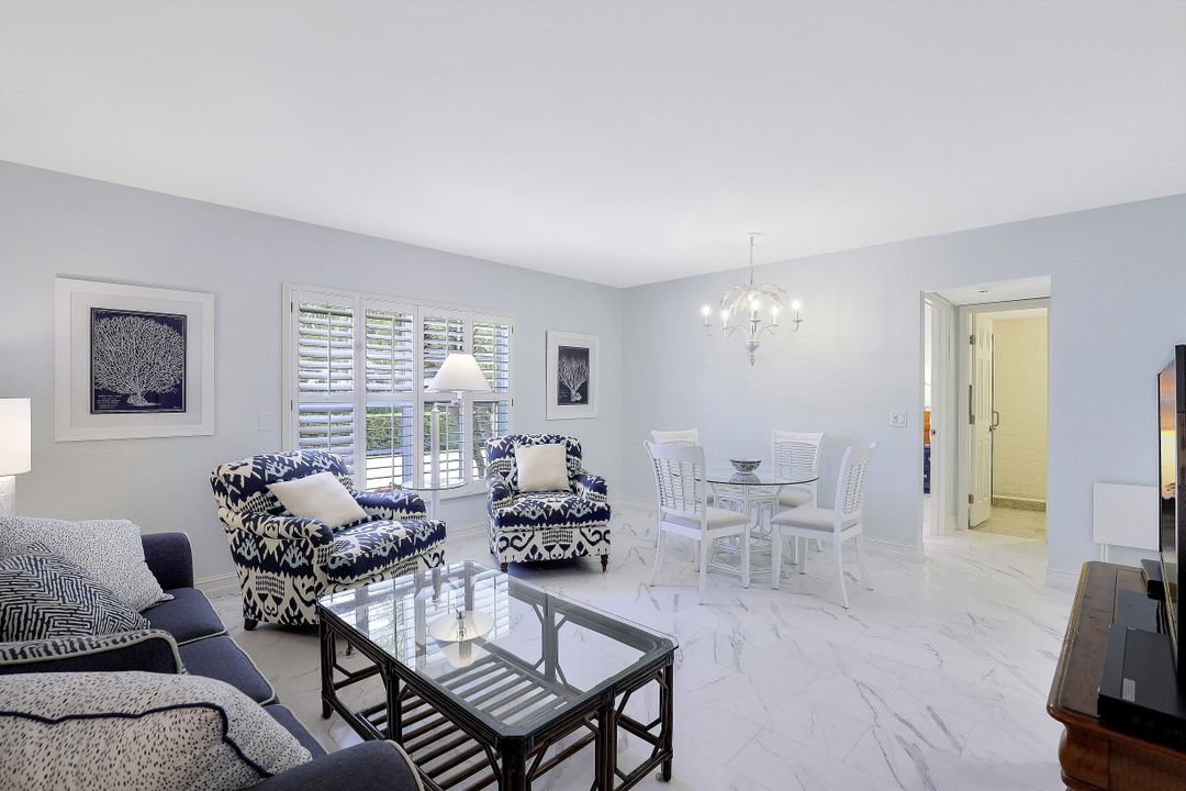 1900 Gulf Shore Blvd N #201, Naples, FL 34102