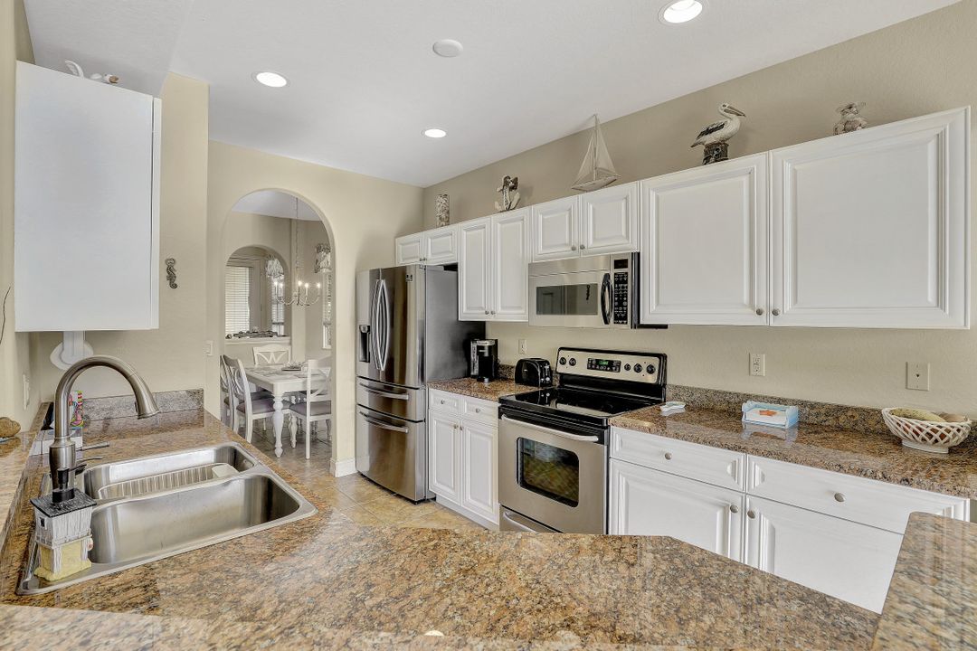 5626 Cape Harbour Dr #101, Cape Coral, FL 33914