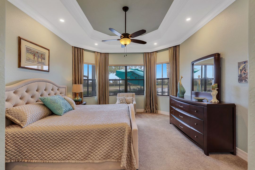 3370 Baltic Dr, Naples, FL 34119