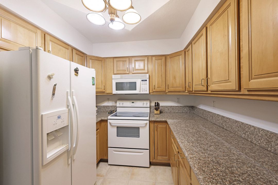 12515 McGregor Blvd #109, Fort Myers, FL 33919