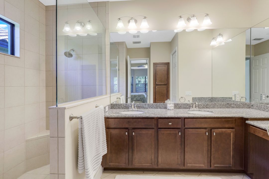 9247 Isla Bella Cir, Bonita Springs, FL 34135