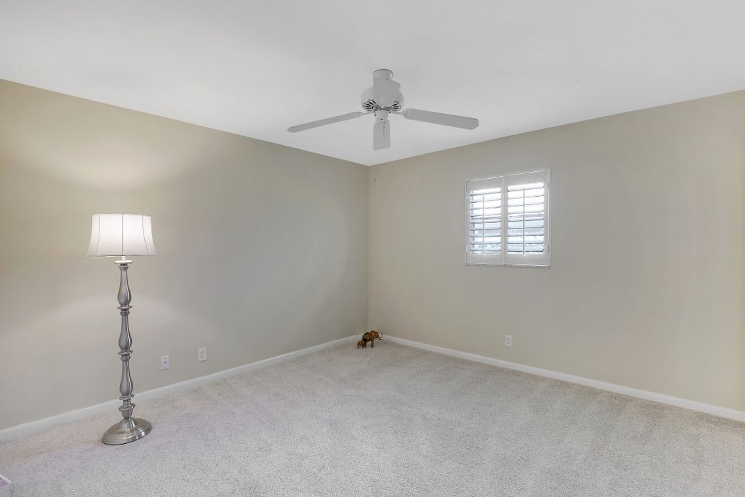 222 Harbour Dr #104, Naples, FL 34103