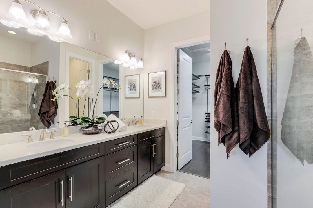 8815 Vaccaro Ct, Naples, FL 34119